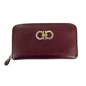 Salvatore Ferragamo Gancini Burgundy Zip Around Wallet Saffiano Leather VTG